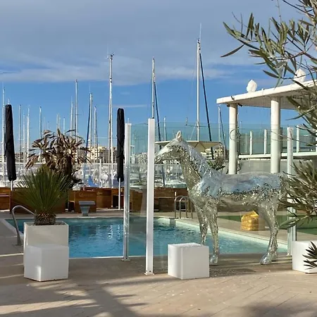 Solarium Escape With Private Roof Terrace And Pool Access Torrevieja