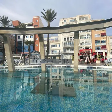 Solarium Escape With Private Roof Terrace And Pool Access *