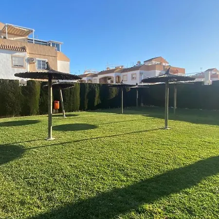 Solarium Escape With Private Roof Terrace And Pool Access *