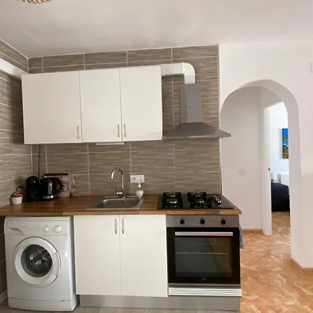 Daire 2 Bed With Pool And Roof Terrace Limonar *